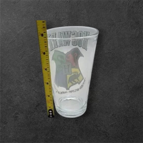 Harry Potter Hogwarts Crest Pint Glass Tumbler 16 oz - Picture 7 of 8